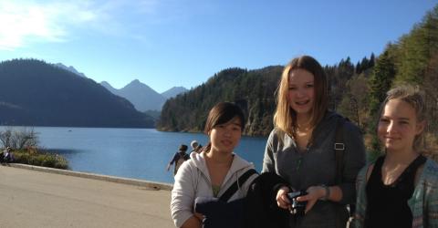 Gastschülerin Kiwako und zwei ihrer Geschwister in Deuschland