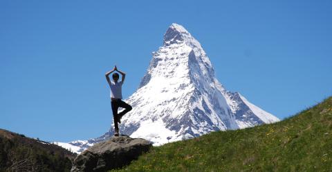 AFSer Lucas in der Schweizer Berglandschaft