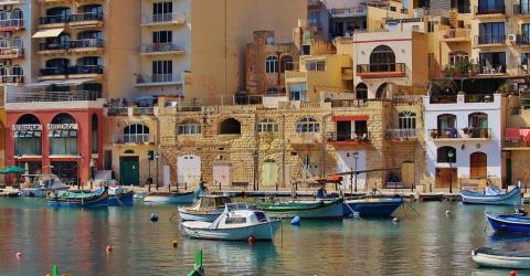 Blick auf Wasser und keine Stadt auf Malta