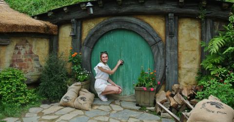 Mädchen in Hobbiton