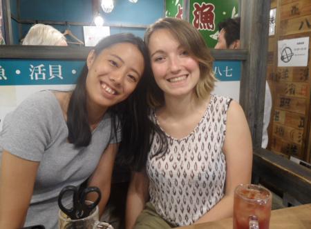 Austauschschülerin Kana aus Japan und Hellen Austauschschülerin Kana aus Japan und Hellen