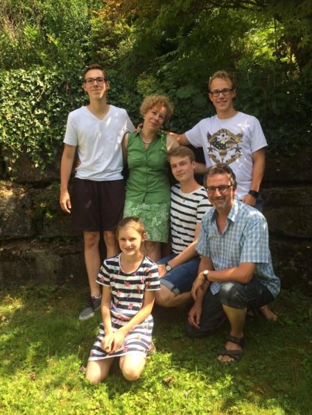 Familie Ender mit Gastschüler Jere am Abschiedstag
