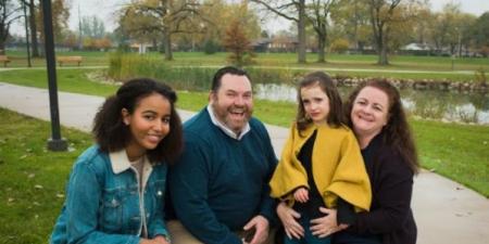 Austauschschülerin Leila mit ihrer amerikanischen Gastfamilie Austauschschülerin Leila mit ihrer amerikanischen Gastfamilie