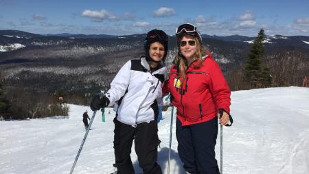 AFSerin beim Skifahren in Kanada