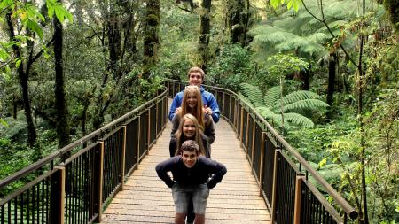Schüler auf Entdeckungstour bei Schüleraustausch in Neuseeland mit ODI